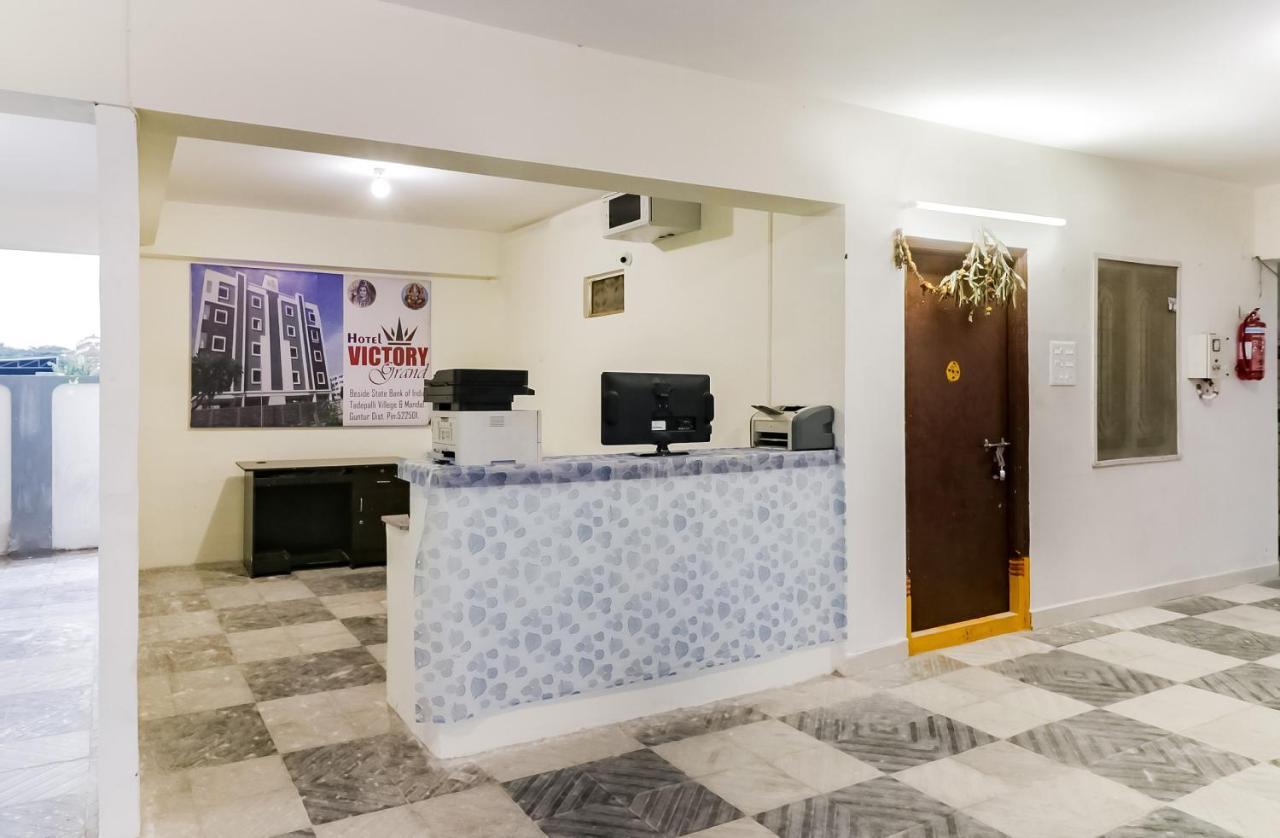 Oyo Victory Grand Tadepalle Exterior foto