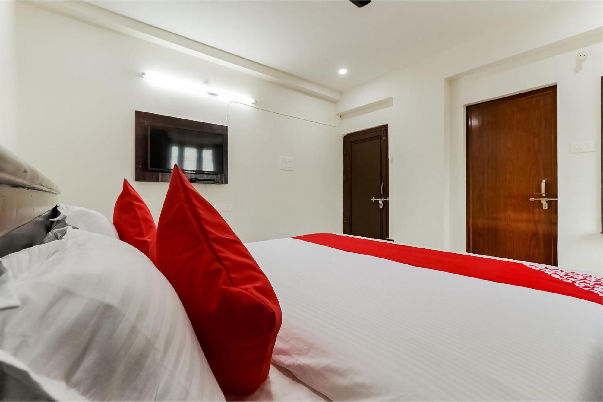 Oyo Victory Grand Tadepalle Exterior foto